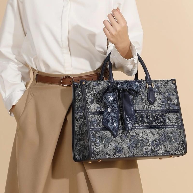 Q9_Túi Tote Nữ Da Bò Hoạ Tiết Thêu, Có Dây Đeo Vai Kích Thước 35x26x13 Kèm Hộp Xịn- HuynhBi Bag