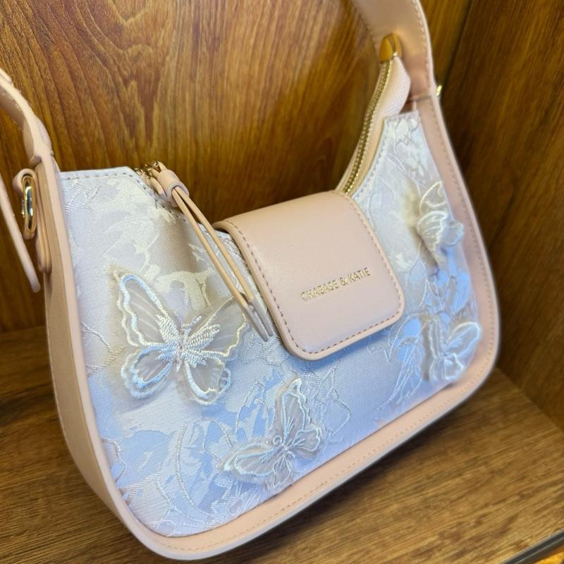 M1_Túi Đeo Vai Nữ Da Thật Hoạ Tiết Ren Bướm, Kích Thước 23cm - HUỲNH BI Luxury Bag