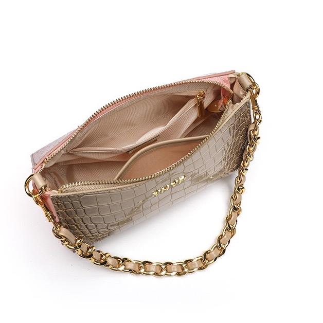 P4_Túi Đeo Vai Da Bò Hoạ Tiết Cá Sấu, Kích Thước 22cm