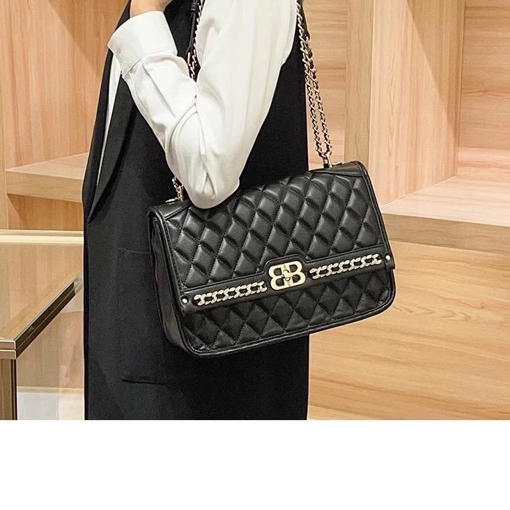 H1_Túi Đeo Vai Đeo Chéo Nữ Chất Liệu Da Bò, Nắp Viền Titan Không Gỉ Khảm Đá - HUỲNH BI luxury Bag Kem