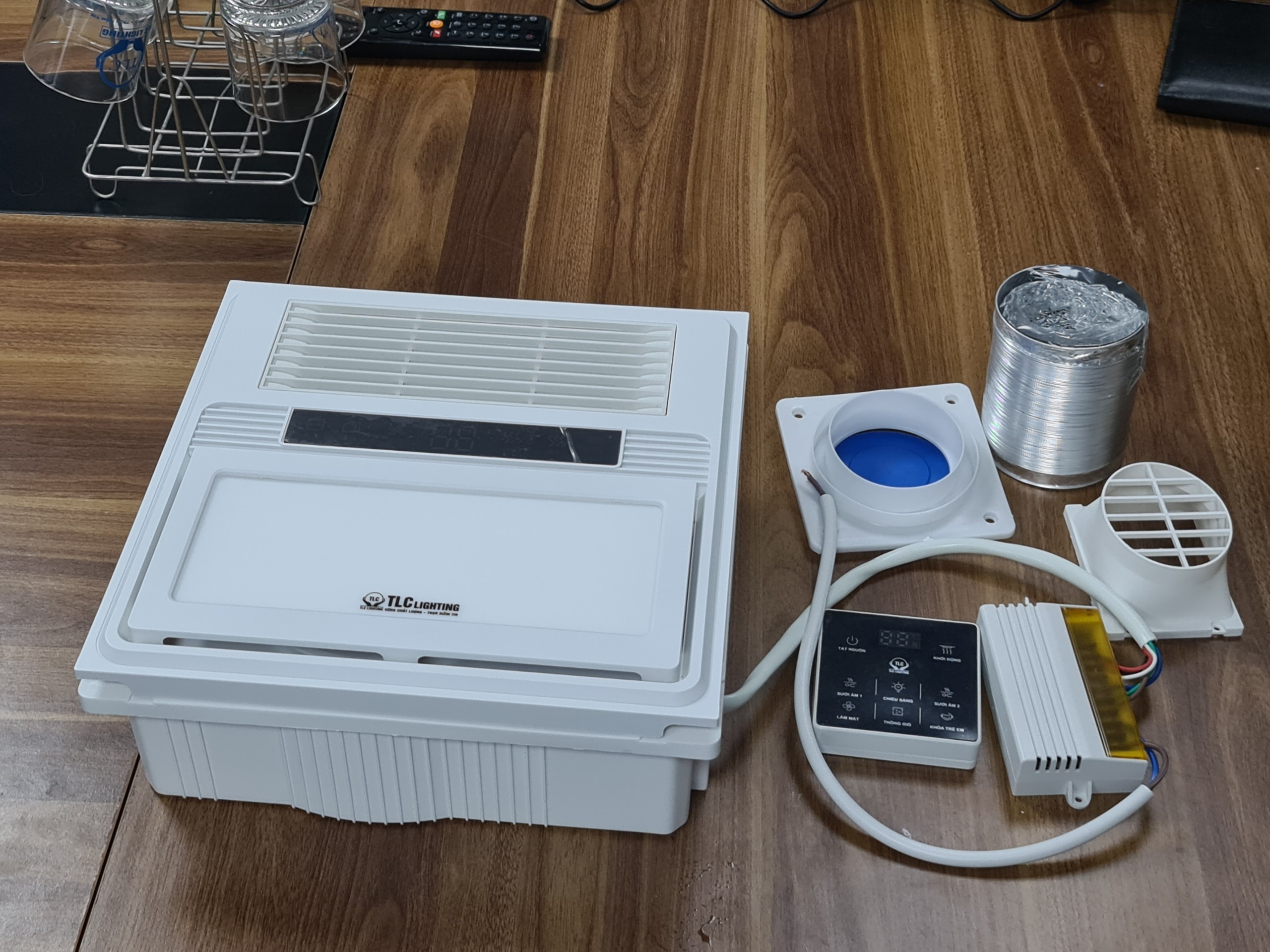 Quạt sưởi âm trần TLC 4 trong 1 TLC-SAL 30*30