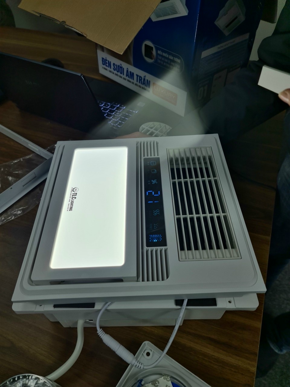 Quạt sưởi âm trần TLC 4 trong 1 TLC-SAL 30*30