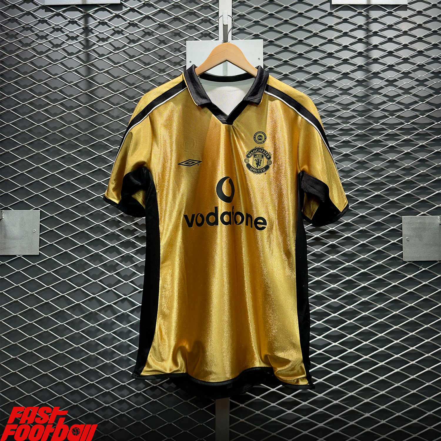 ÁO BÓNG ĐÁ MANCHESTER UNITED 2001/02 SÂN KHÁCH