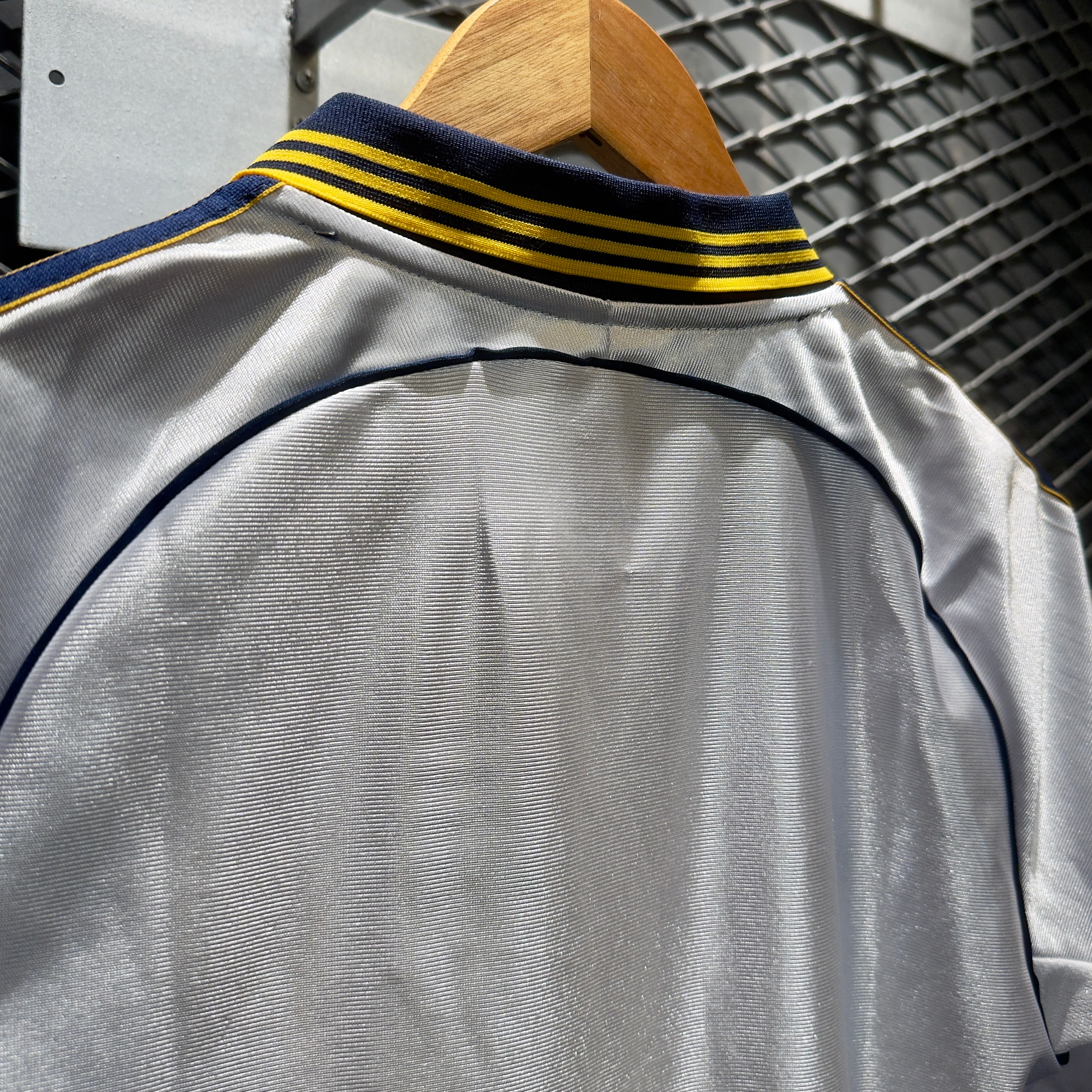 ÁO BÓNG ĐÁ REAL MADRID 1998/99 SÂN NHÀ