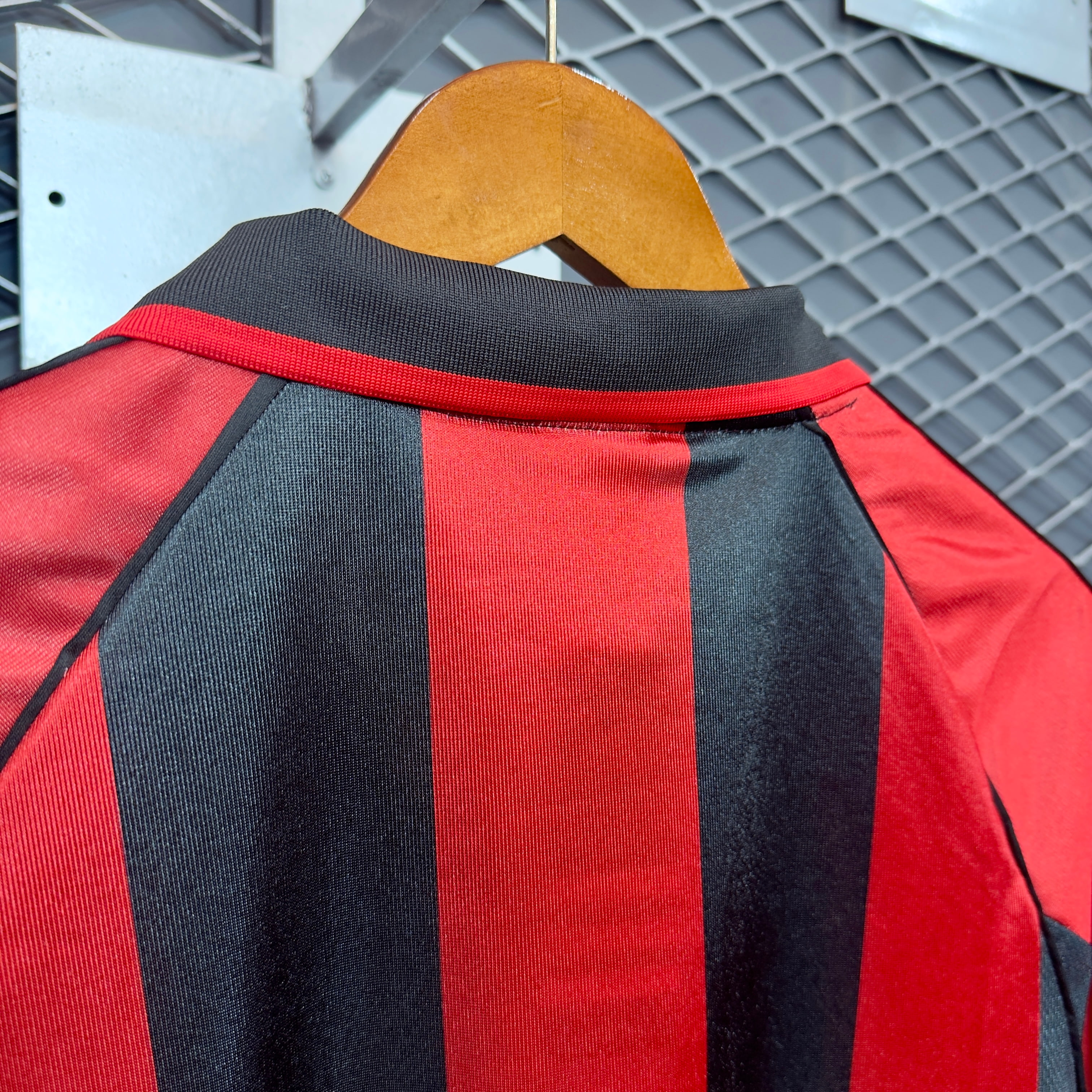 ÁO BÓNG ĐÁ AC MILAN 1998/99 SÂN NHÀ