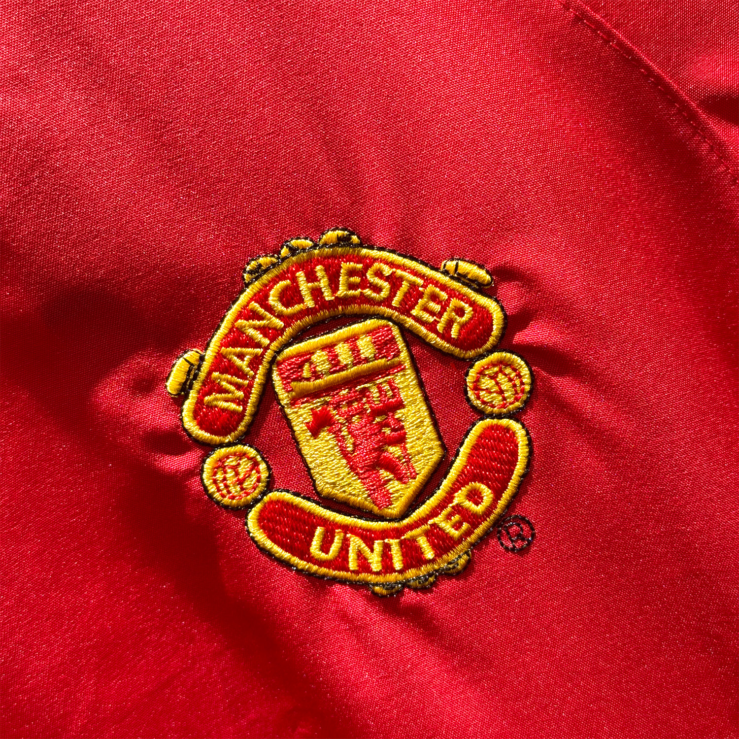 ÁO BÓNG ĐÁ MANCHESTER UNITED 2002/04 SÂN NHÀ (In ấn note vào ghi chú đơn hàng, tên số 70k, patch NHA 50k, patch C1 25k)