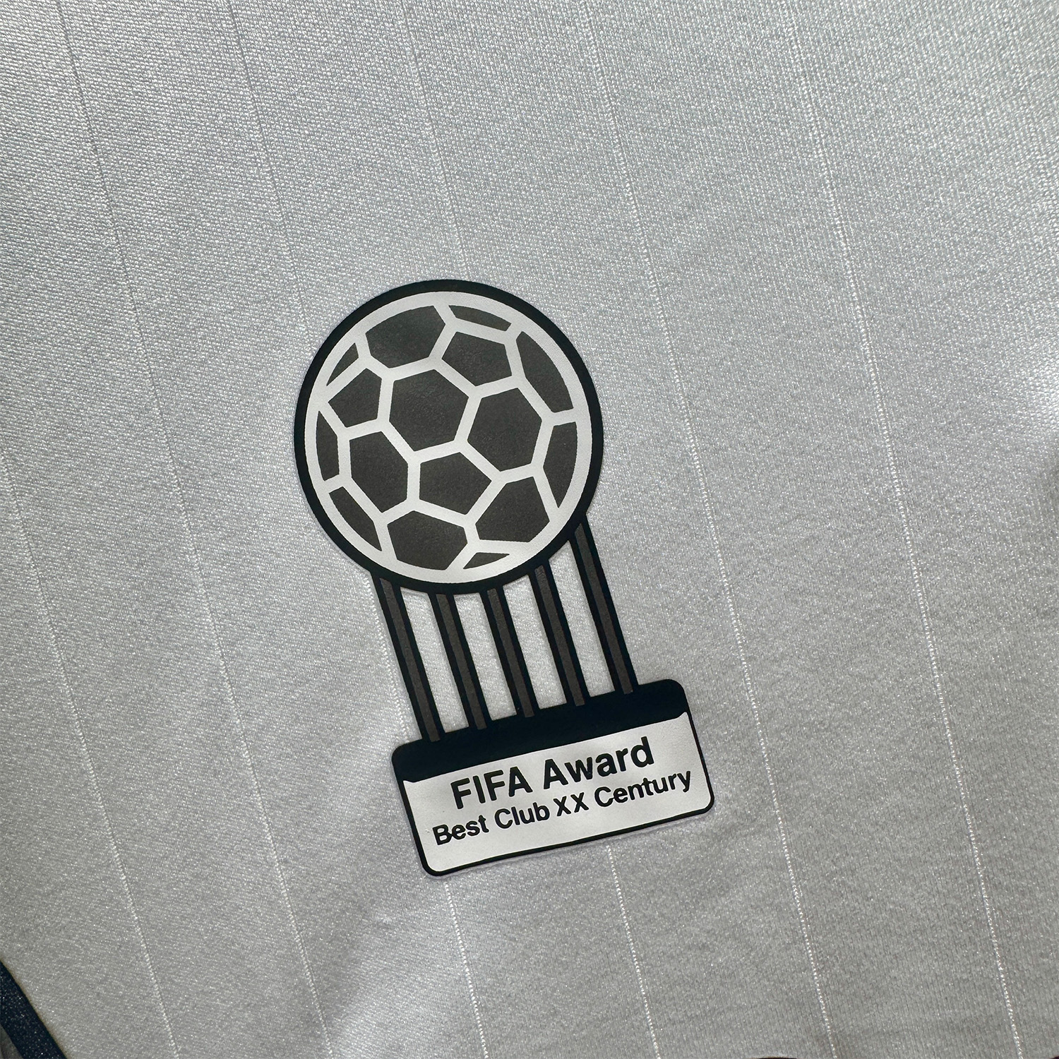 ÁO BÓNG ĐÁ REAL MADRID 2006/07 SÂN NHÀ (In ấn note vào ghi chú đơn hàng, tên số 70k, patch C1 50k)