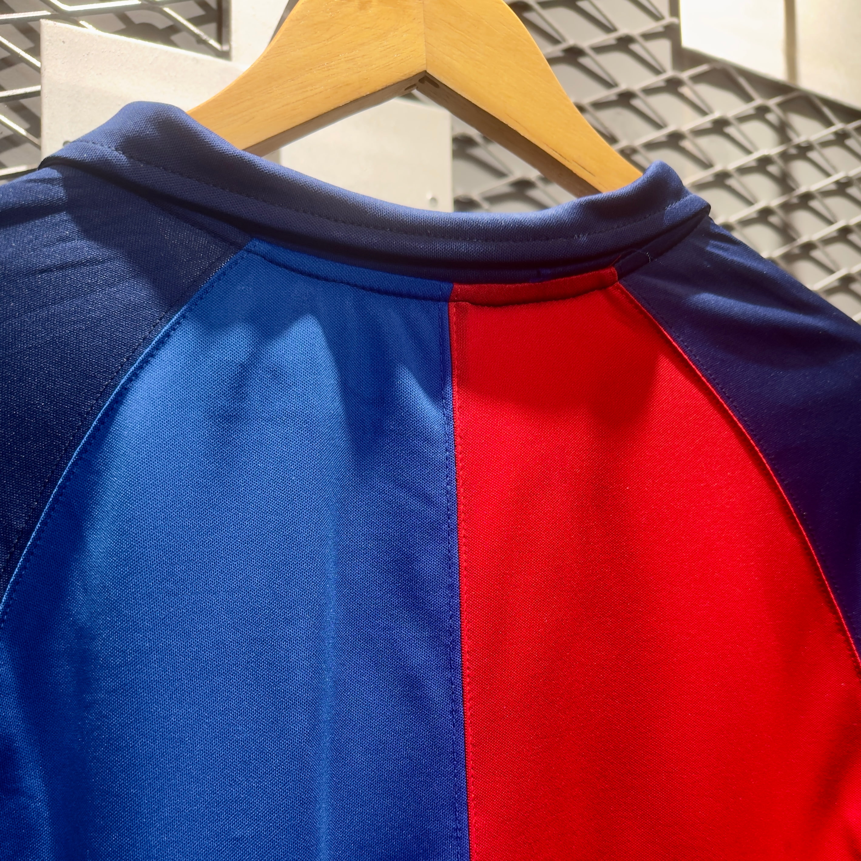 ÁO BÓNG ĐÁ BARCELONA 1999/00 SÂN NHÀ