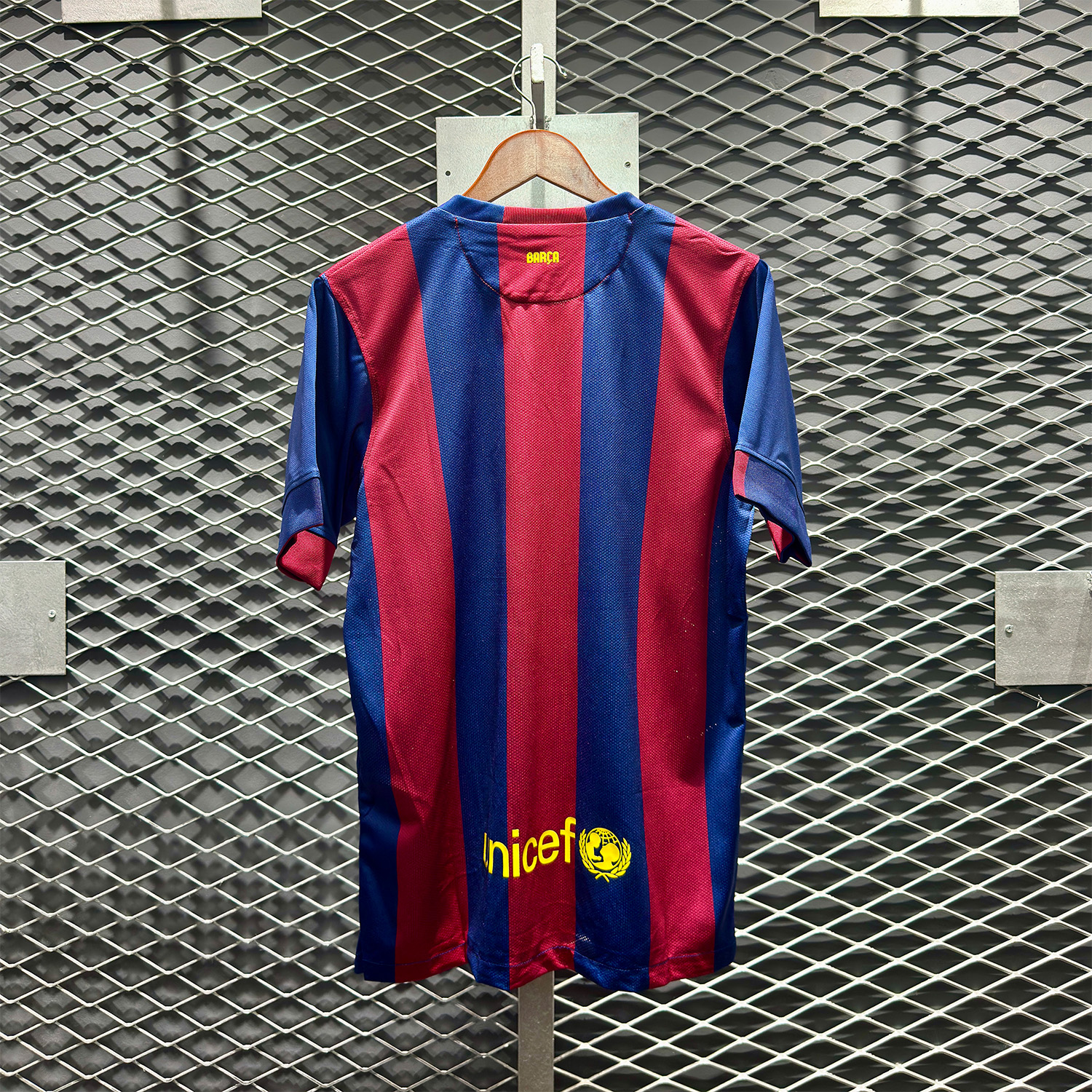 ÁO BÓNG ĐÁ BARCELONA 2014/15 SÂN NHÀ (In ấn note vào ghi chú đơn hàng, tên số 70k, patch C1 40K)