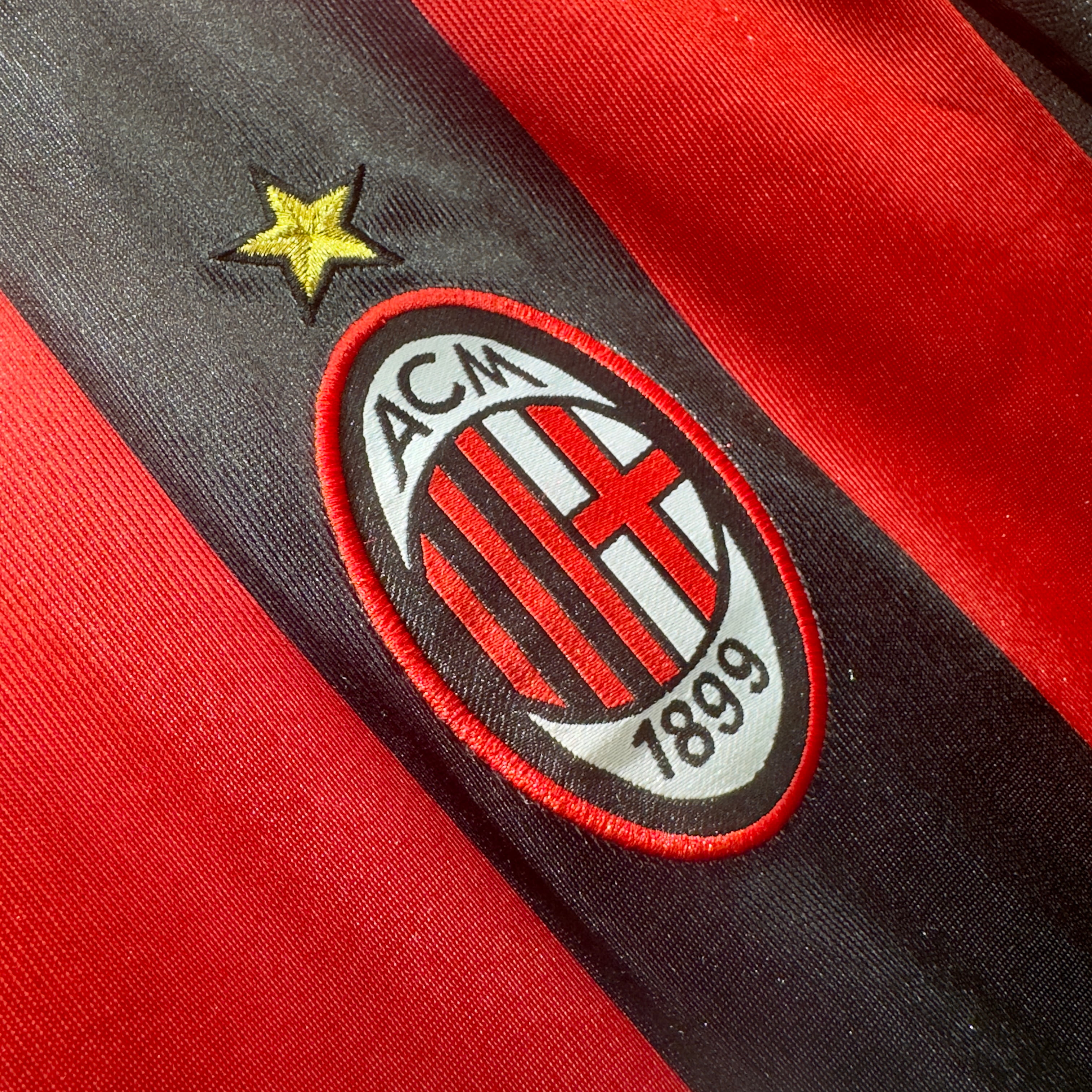 ÁO BÓNG ĐÁ AC MILAN 1998/99 SÂN NHÀ