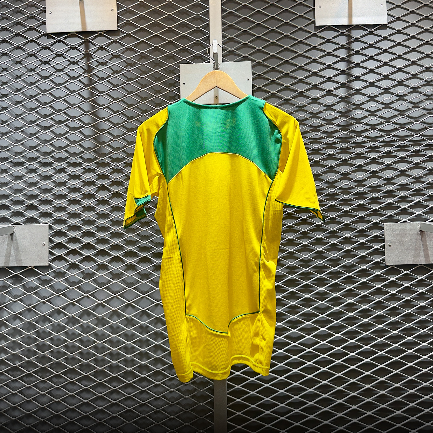 ÁO BÓNG ĐÁ ĐỘI TUYỂN BRAZIL 2004 SÂN NHÀ