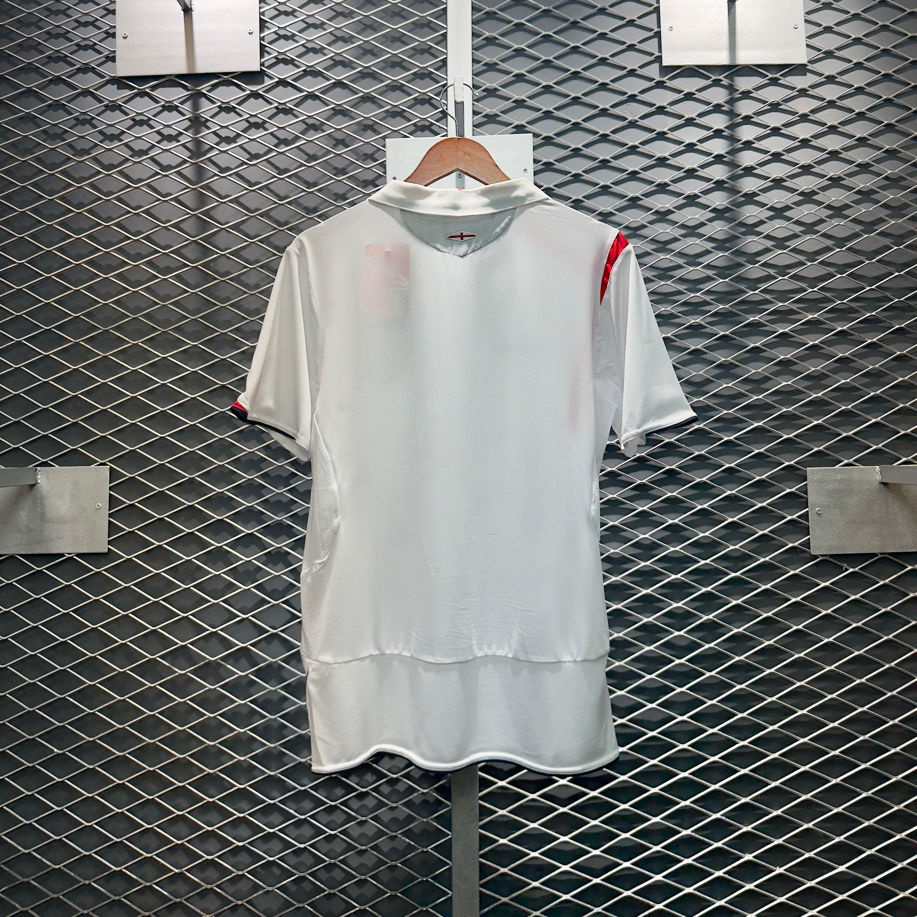 ÁO BÓNG ĐÁ ĐỘI TUYỂN ANH 2006 SÂN NHÀ