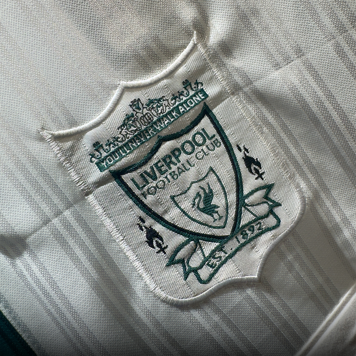 ÁO BÓNG ĐÁ LIVERPOOL 1995/96 SÂN KHÁCH