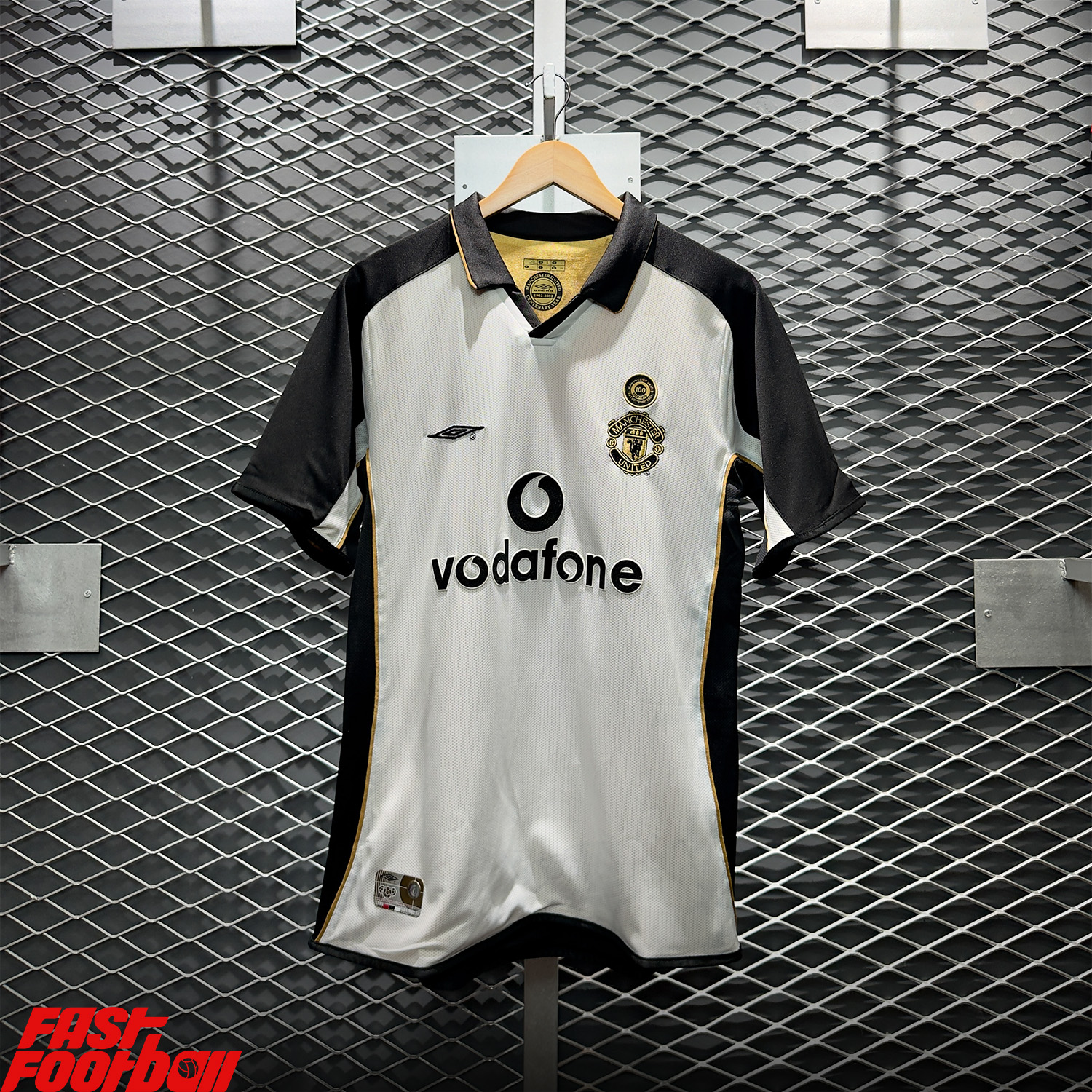 ÁO BÓNG ĐÁ MANCHESTER UNITED 2001/02 SÂN KHÁCH