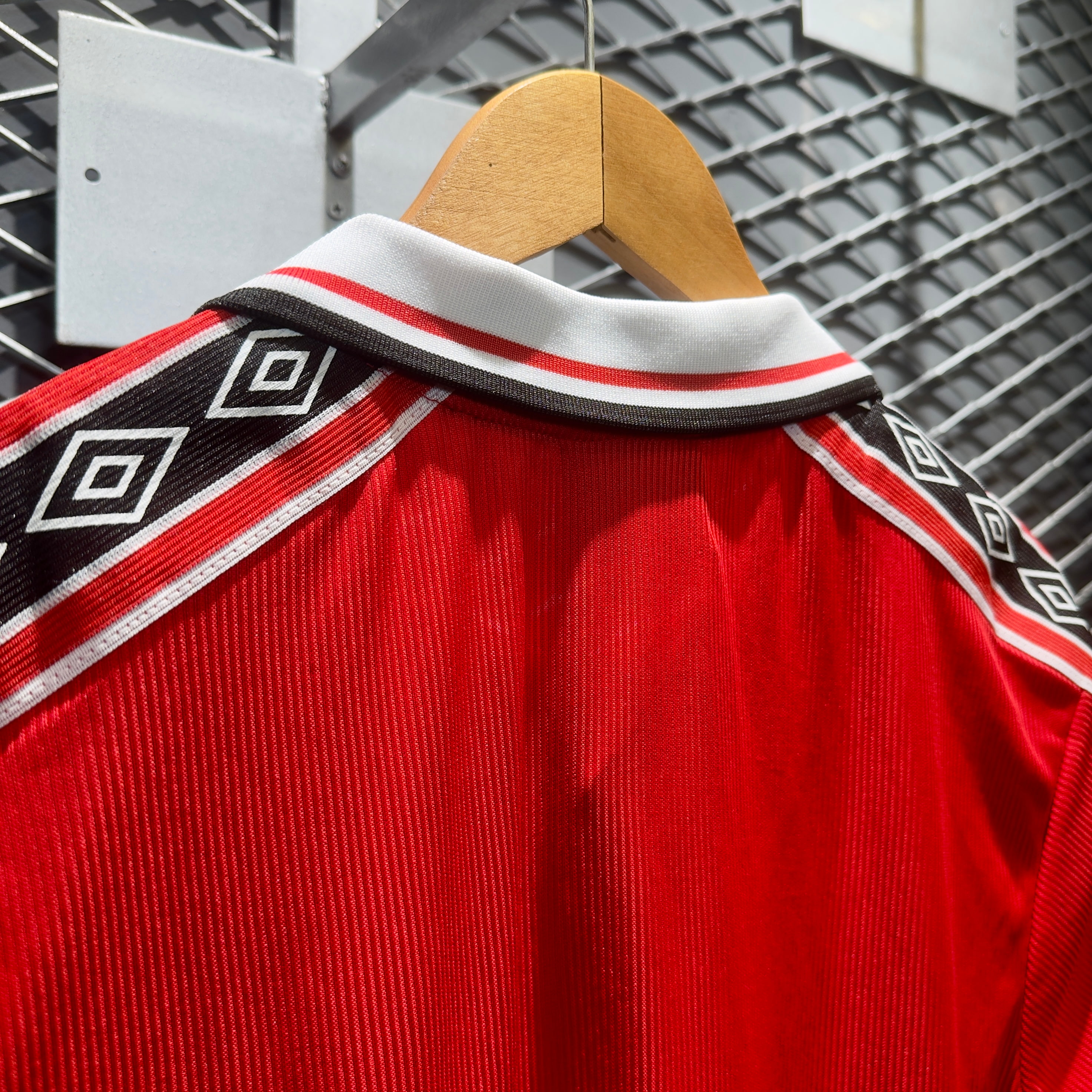 ÁO BÓNG ĐÁ MANCHESTER UNITED 1998/99 SÂN NHÀ