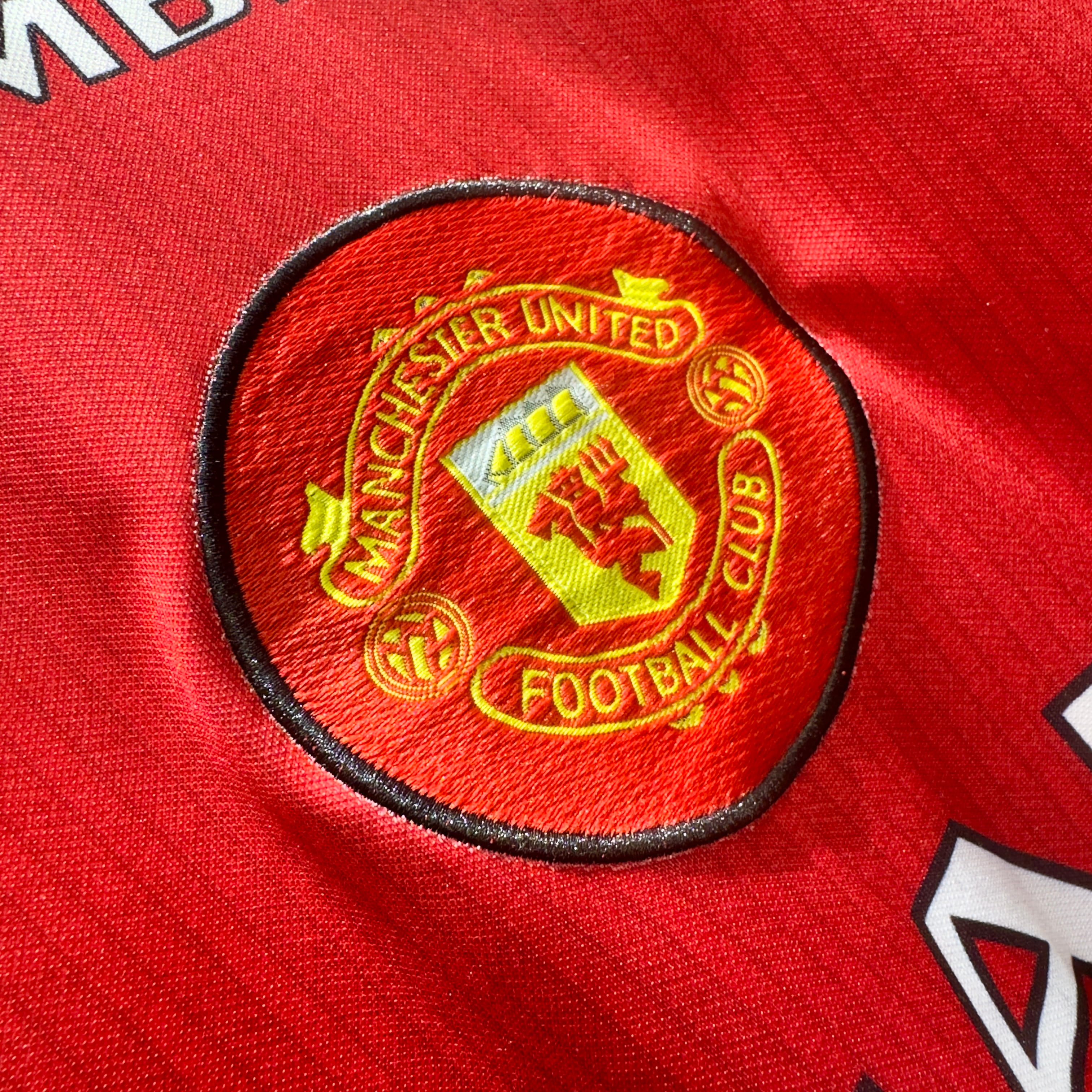 ÁO BÓNG ĐÁ MANCHESTER UNITED 1996/97 SÂN NHÀ CANTONA #7