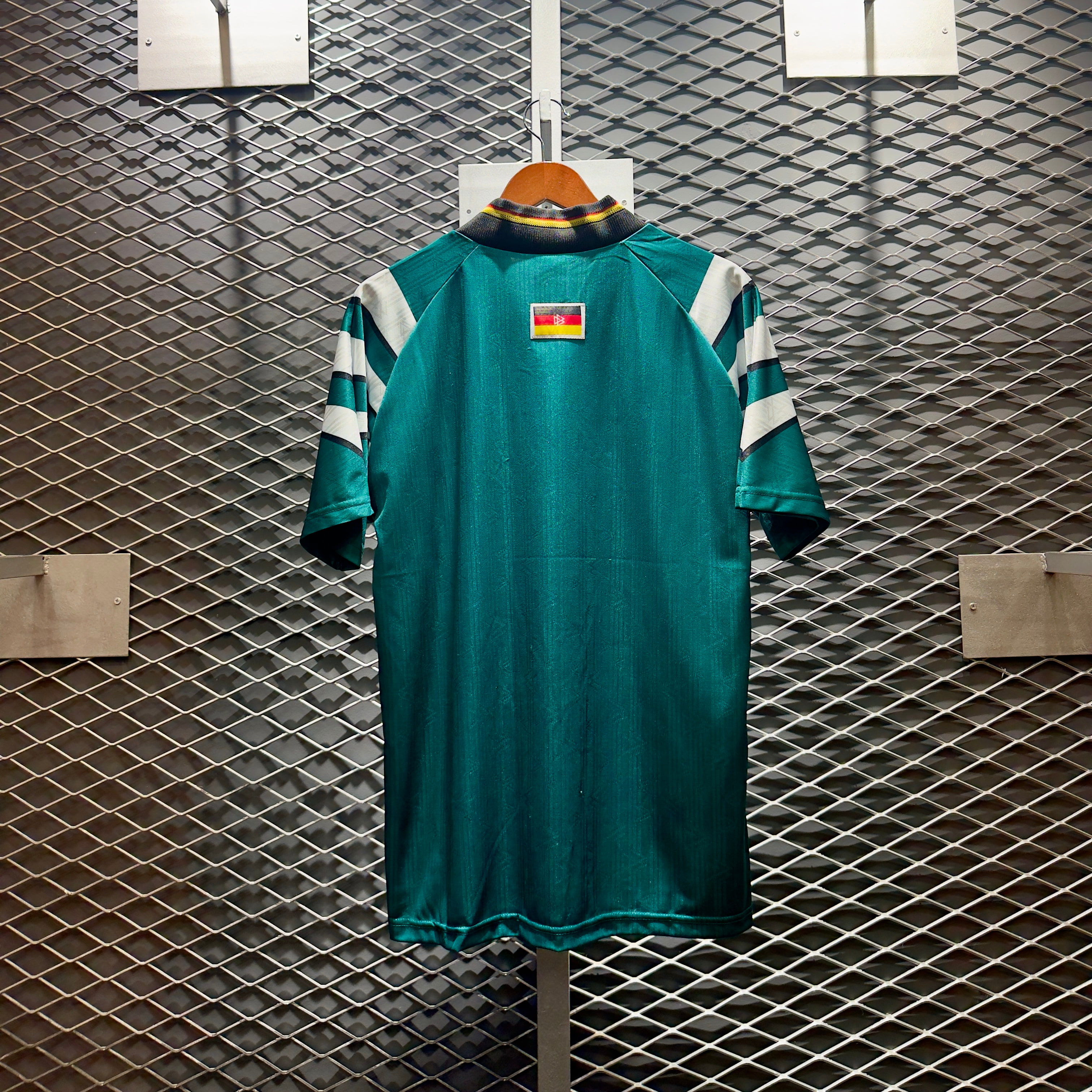 ÁO BÓNG ĐÁ ĐỘI TUYỂN ĐỨC 1996 SÂN KHÁCH