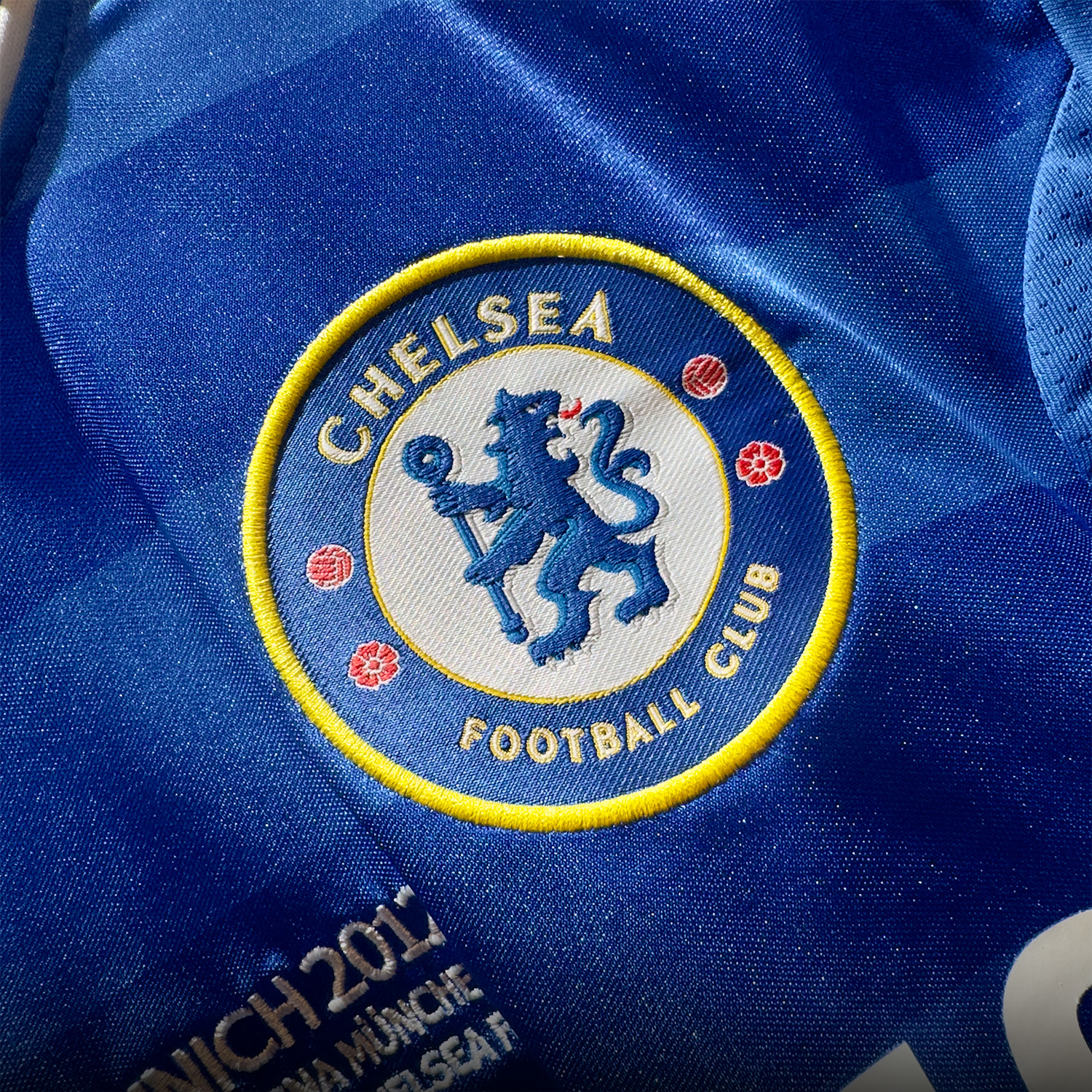 ÁO BÓNG ĐÁ CHELSEA 2011/12 SÂN NHÀ CHUNG KẾT CHAMPIONS LEAGUE