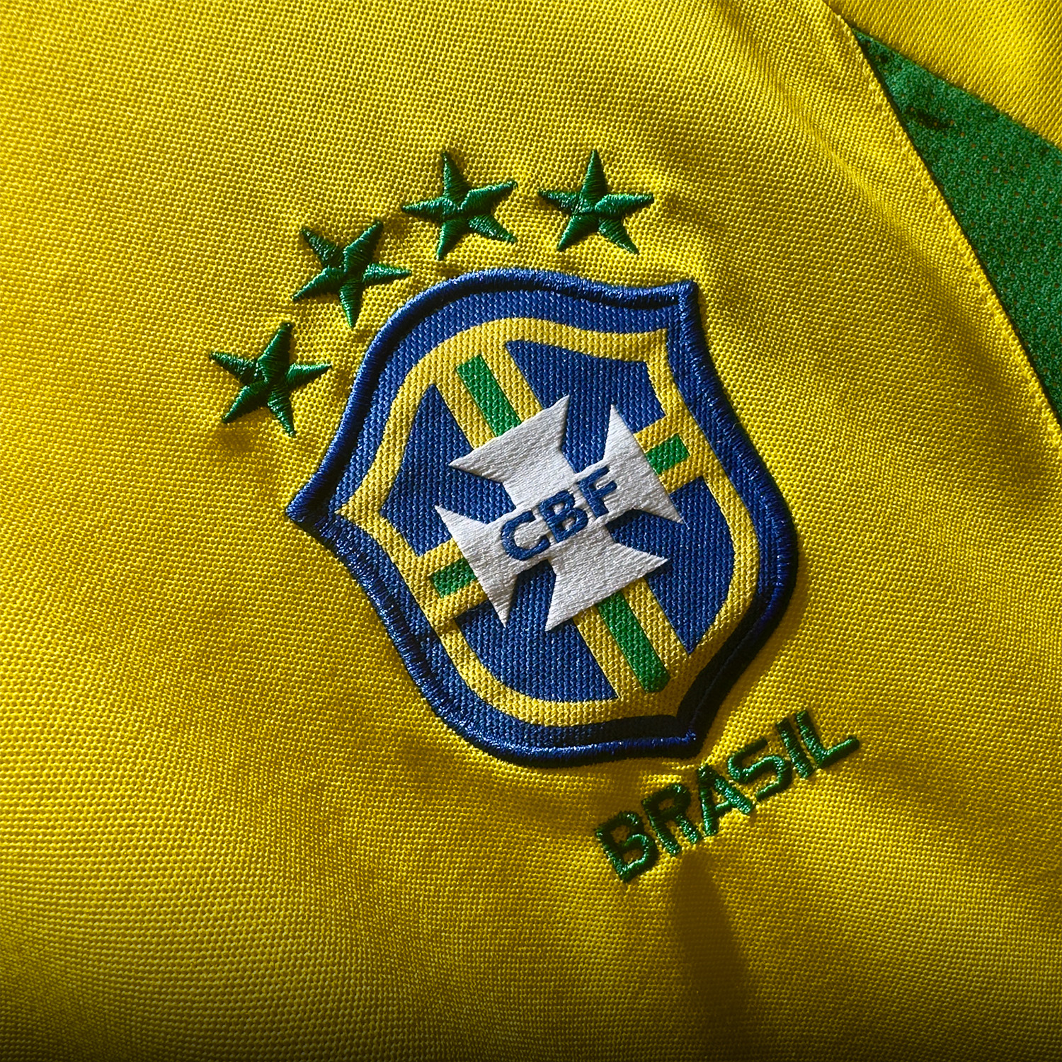 ÁO BÓNG ĐÁ ĐỘI TUYỂN BRAZIL 2002 SÂN NHÀ