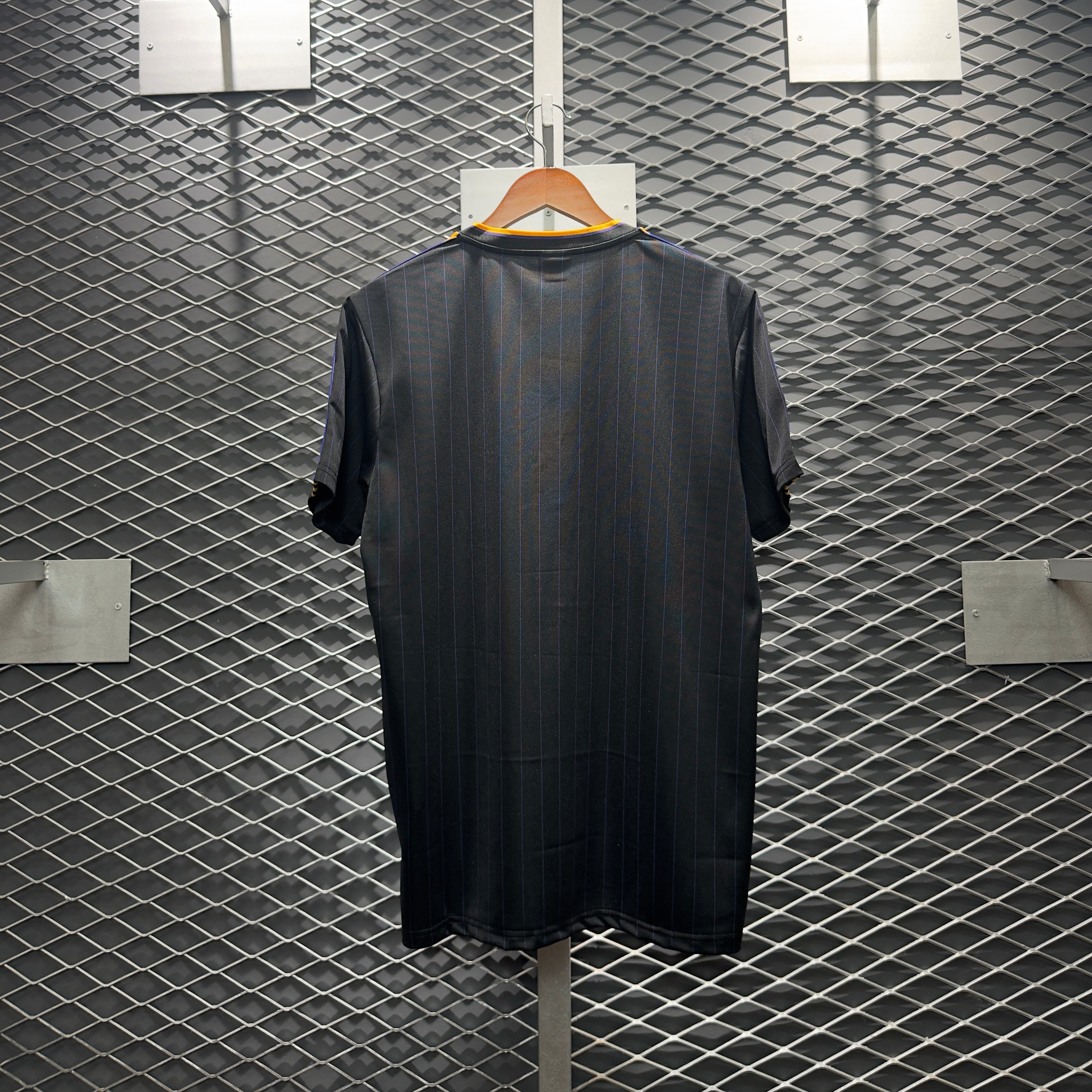 ÁO MANCHESTER UNITED TERRACE ICONS 2025