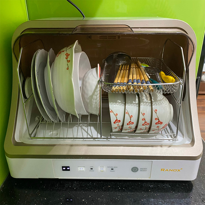 Máy sấy cực tím 40L, sấy khô khử khuẩn bát đĩa, bình sữa, đồ sơ sinh...