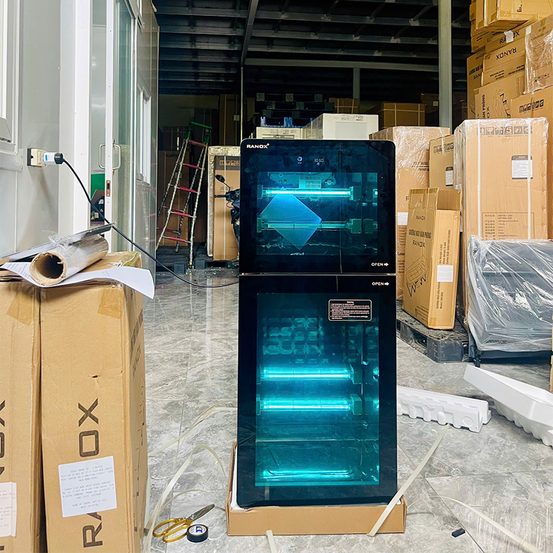 Tủ sấy tiệt trùng 138L, tủ cực tím kết hợp Ozone