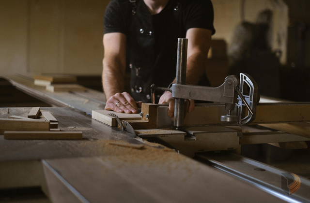 Những trường hợp cắt CNC gỗ MDF cần làm thủ công tại xưởng MDF365 với độ chính xác cao