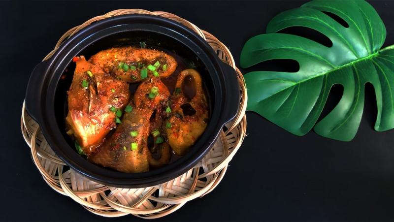 Học ngay công thức nấu cá diêu hồng kho tiêu đẹp mắt, thơm ngon