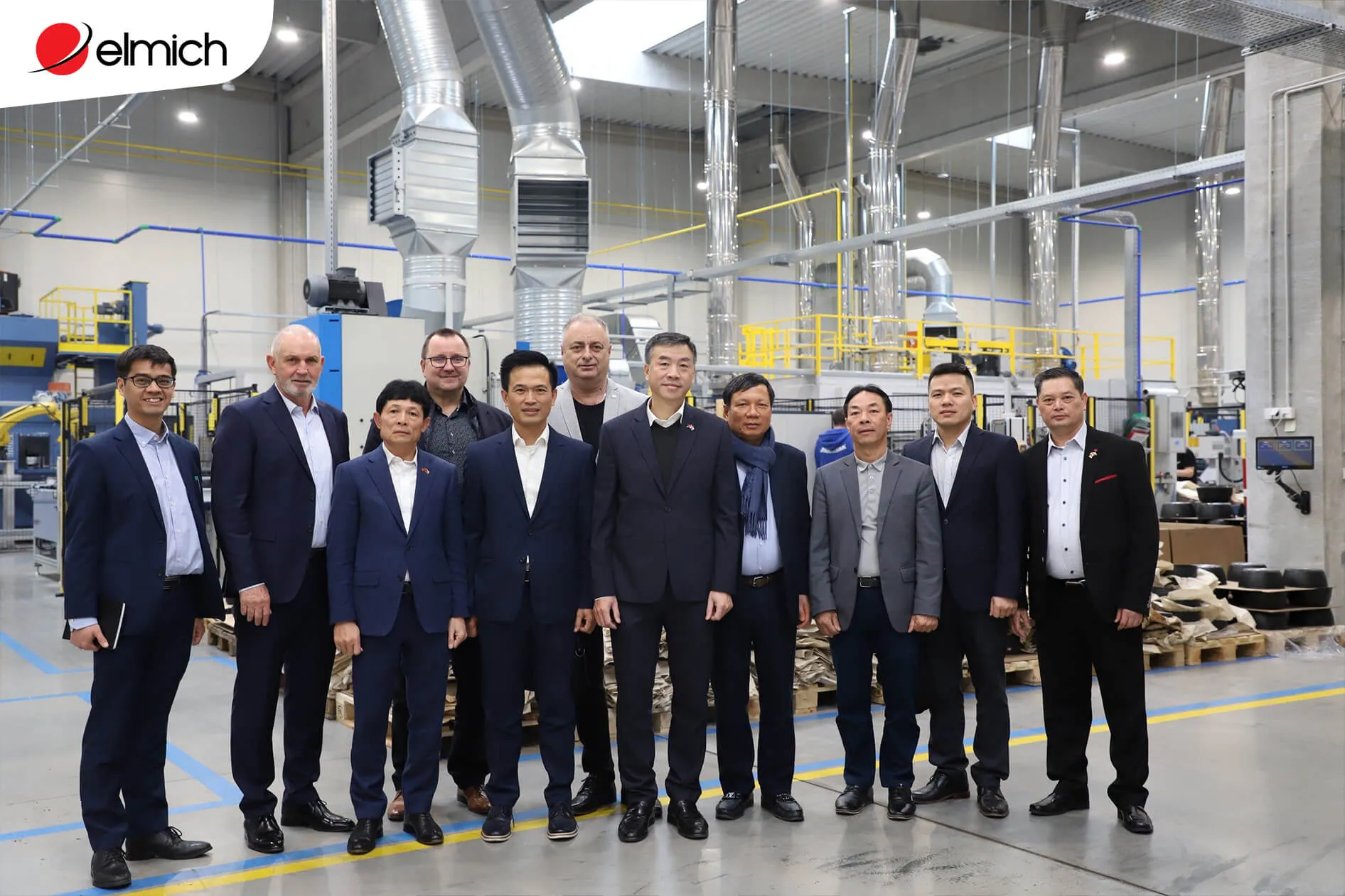 Đoàn công tác của Đại sứ quán Việt Nam tại Séc tham quan nhà máy gia dụng thông minh thuộc Tập đoàn Elmich Châu Âu