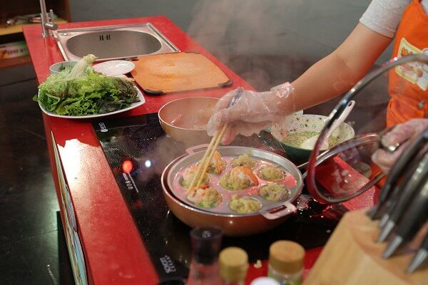 chế biến bánh khọt