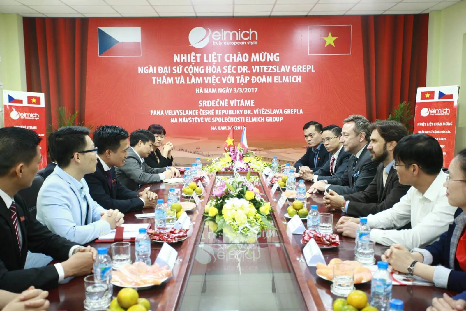 canl595720-20copy Đại sứ Cộng hòa Séc làm việc với Tập đoàn Elmich