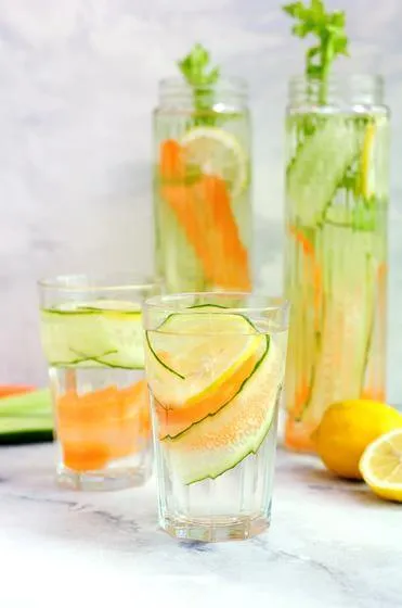 Detox Carot Can Tay