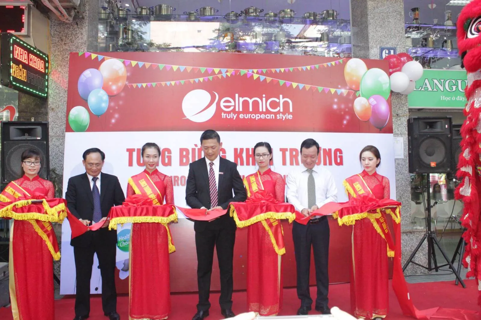 img_4246 Lễ cắt băng khai trương Showroom Trần Quốc Hoàn