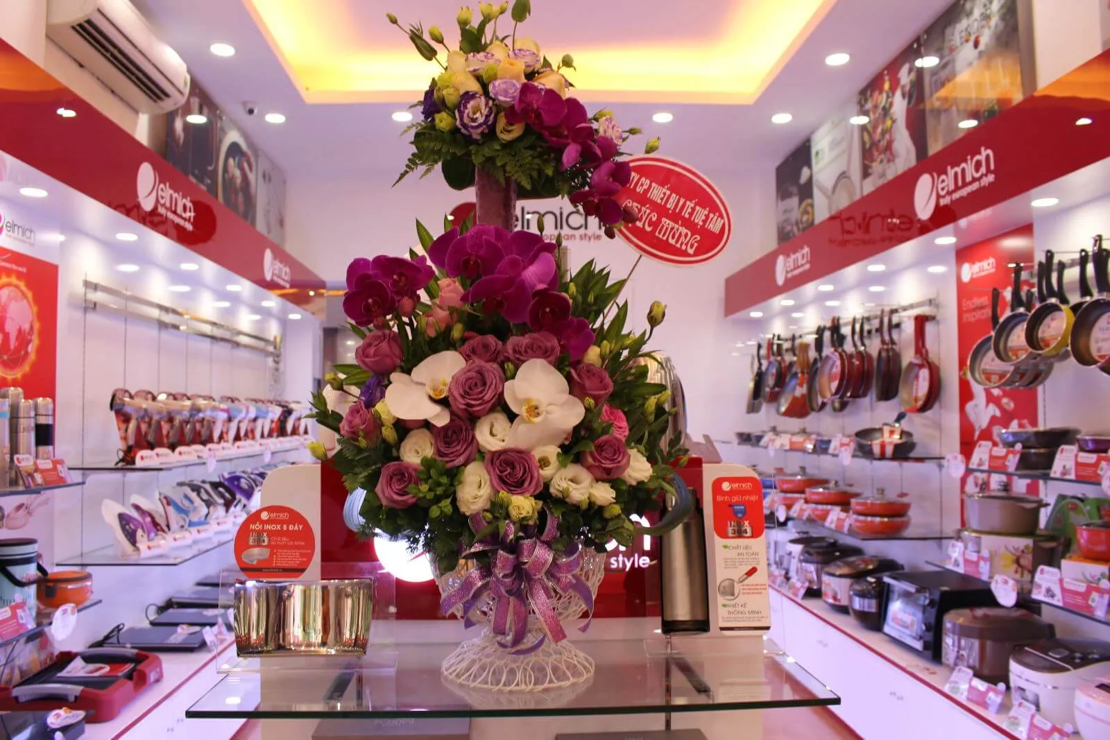 Showroom Elmich Phố Huế mới