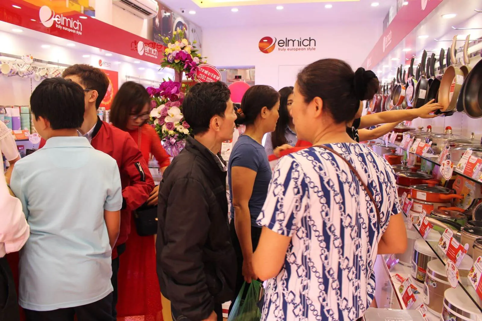 Tham quan Showroom Phố Huế