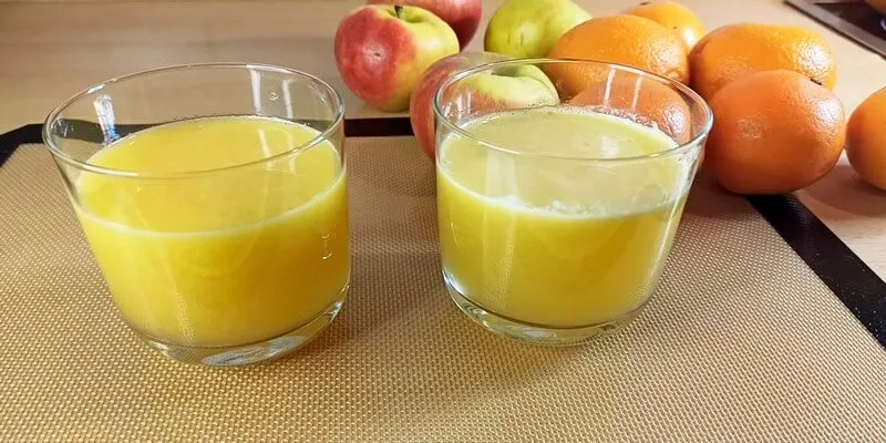 Nước ép cam táo nguyên vị có hương vị chua ngọt giải khát tốt&nbsp;