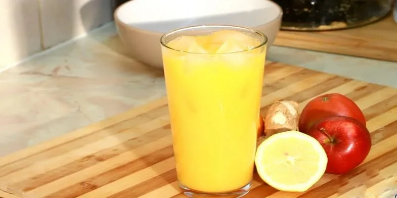 Bạn có thể kết hợp gừng với cam táo để tăng hương vị cho nước ép&nbsp;