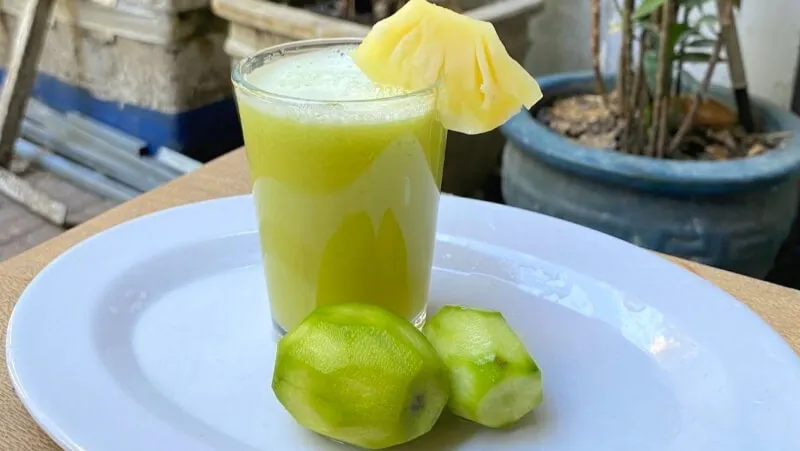Cóc cũng là một lựa chọn không tồi để kết hợp với dứa