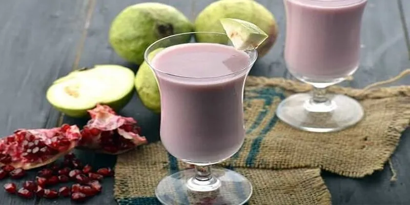 Công thức ép nước lựu với ổi giúp bổ sung vitamin C cho cơ thể&nbsp;