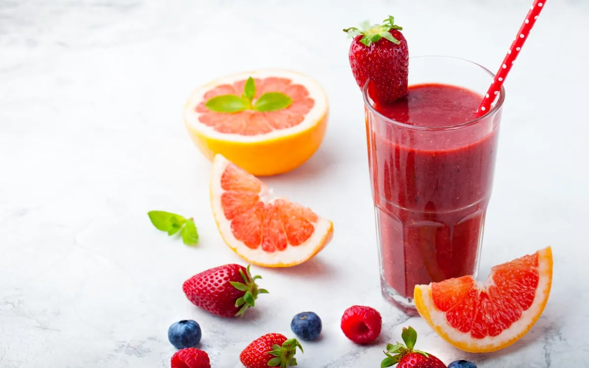 Sinh tố bưởi mix dâu tây