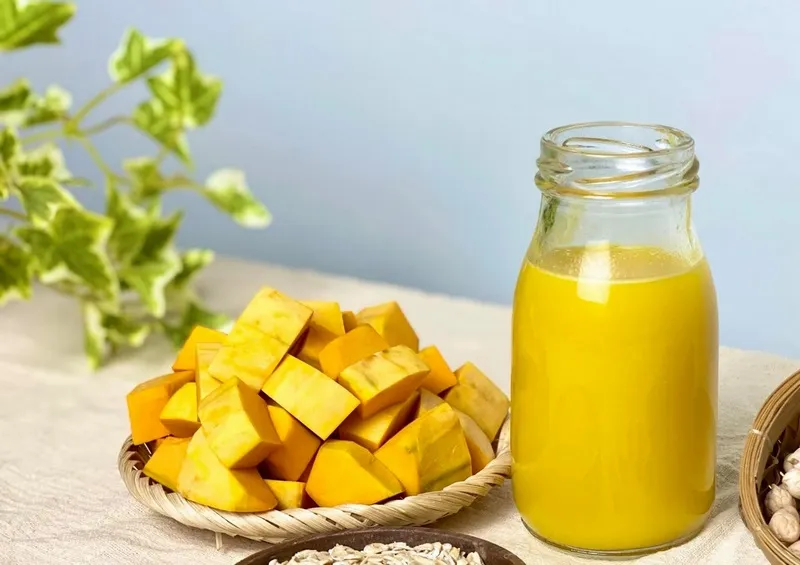 Thành phẩm món sữa bí đỏ hạt điều béo ngậy, bắt mắt