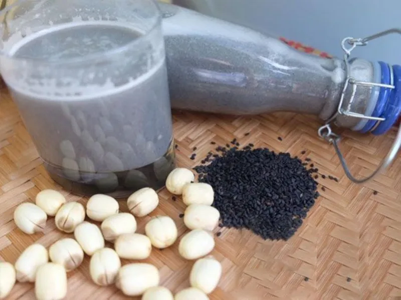 Nguyên liệu cần chuẩn bị để làm sữa hạt sen mè đen