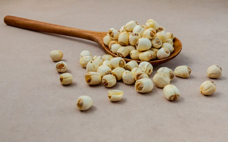 Cách chọn mua hạt sen