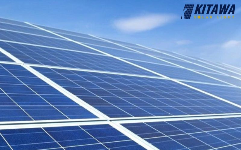 [Giải đáp] So sánh hệ thống điện mặt trời áp mái và mặt đất