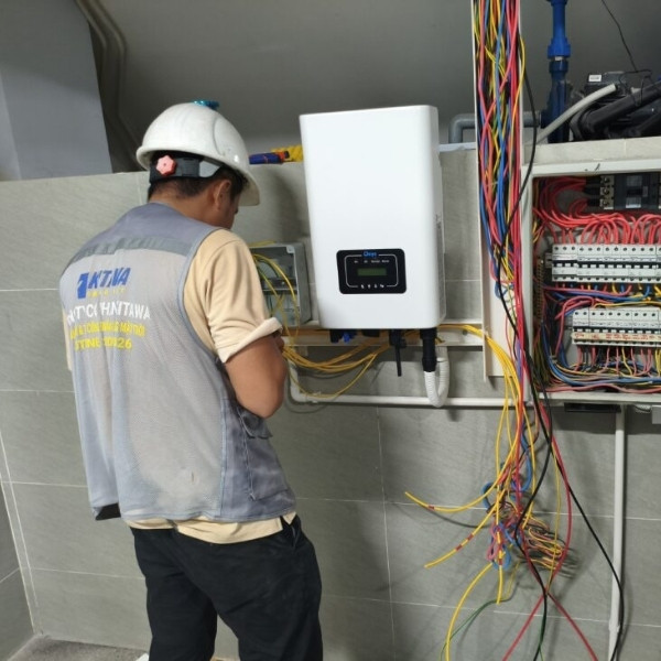 Inverter Năng Lượng Mặt Trời
