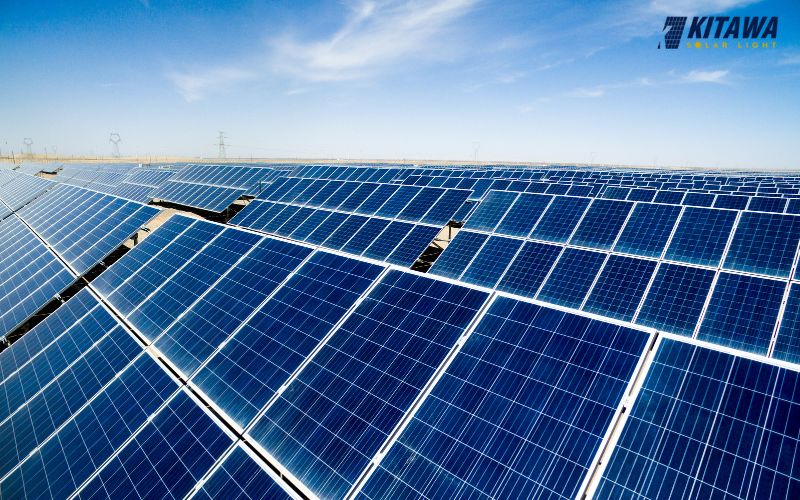 Cách lắp tấm pin năng lượng mặt trời áp mái