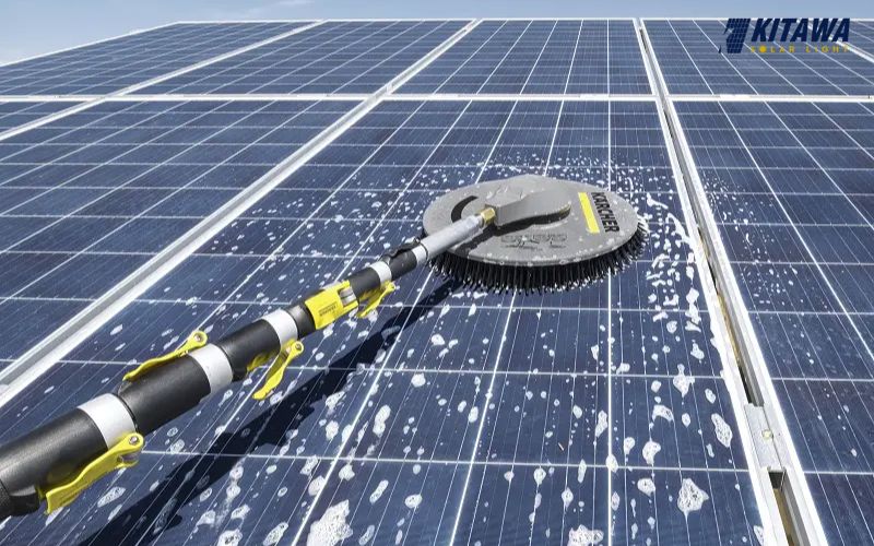 Cách vệ sinh tấm pin năng lượng mặt trời đúng kỹ thuật