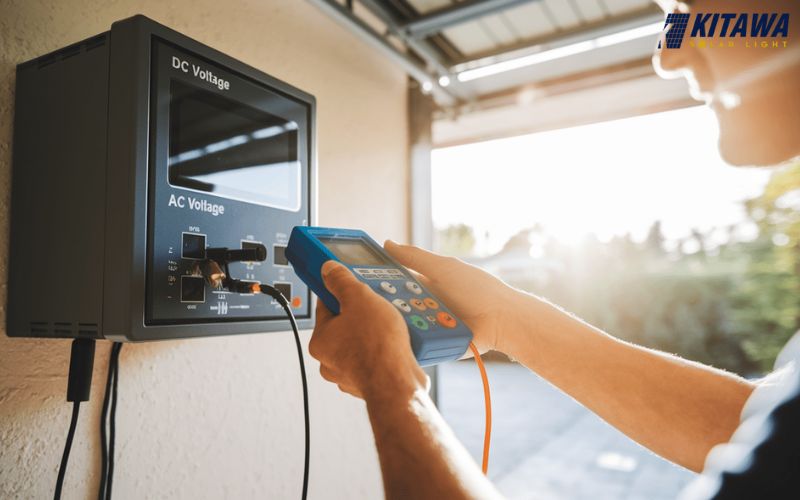 Cách xử lý lỗi inverter hòa lưới điện mặt trời bị quá áp an toàn
