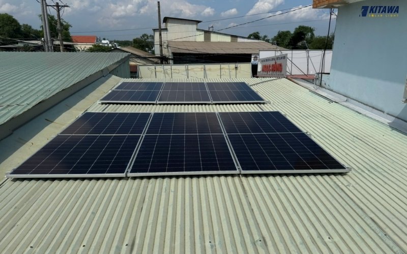 Cơ chế kiểm soát dòng điện của chất bán dẫn trong năng lượng mặt trời