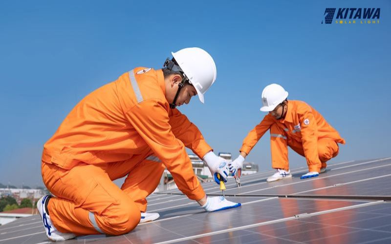 EVN trực tiếp kiểm tra hệ thống điện mặt trời